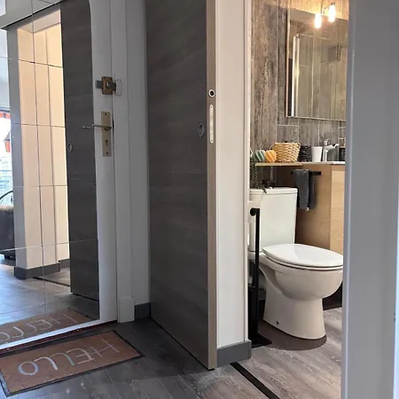 Renove Marche Forville Apartman *